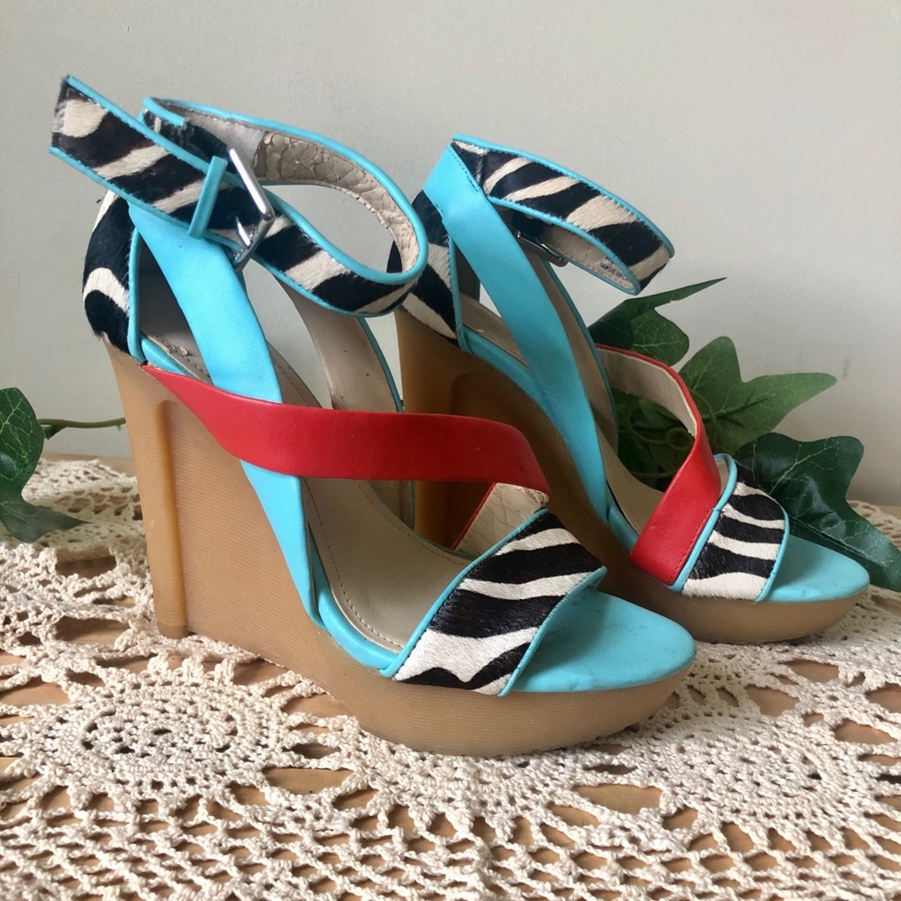 CALVIN KLEIN Dani Zebra Wedge [Size 5]